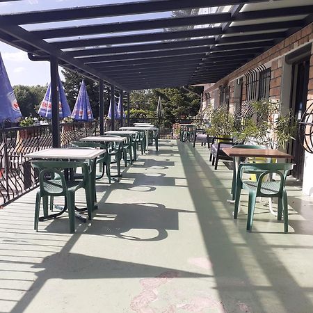 Hotel Restaurant La Chaumiere Du Lac Clairvaux-les-Lacs Exterior foto