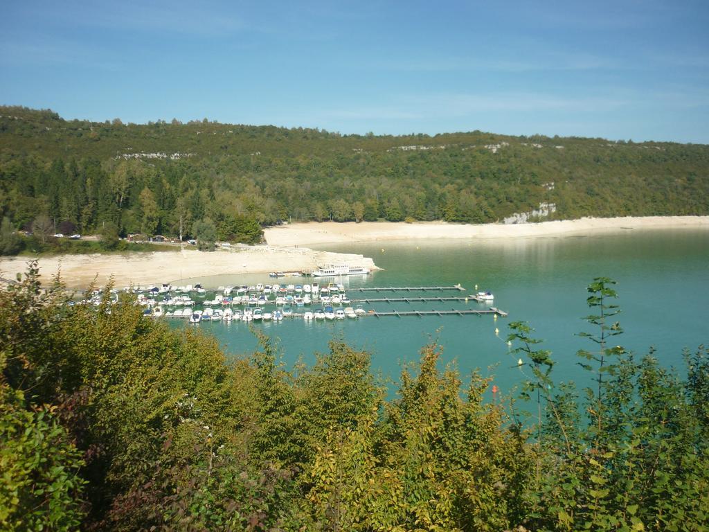 Hotel Restaurant La Chaumiere Du Lac Clairvaux-les-Lacs Exterior foto